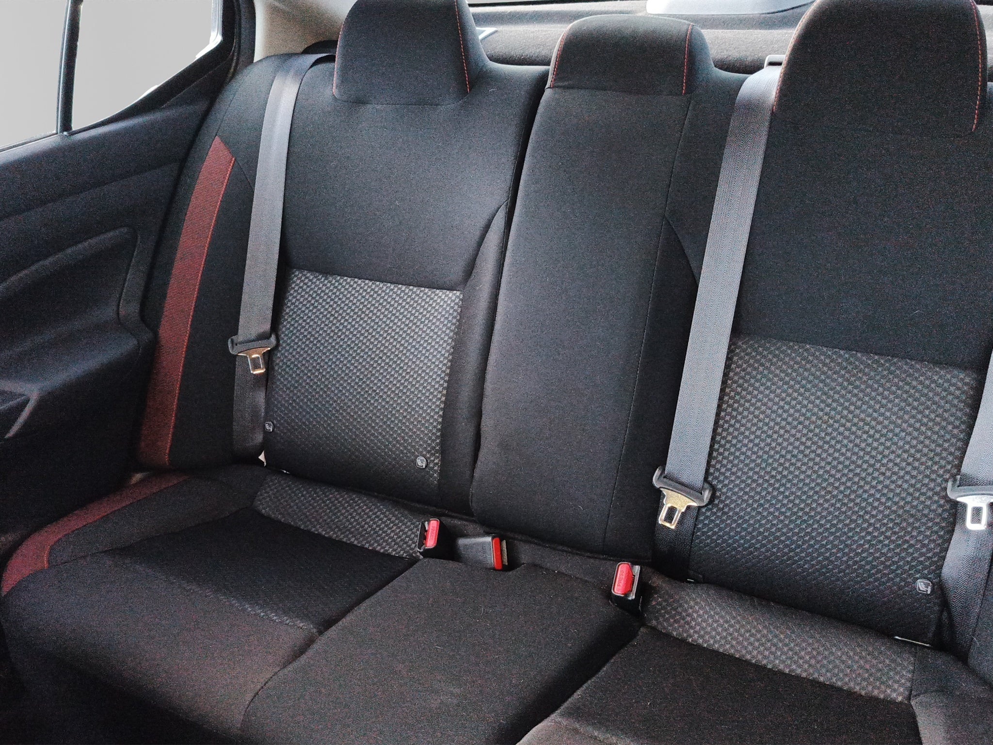 2025 Nissan VERSA 4P SR L41.6 AUT