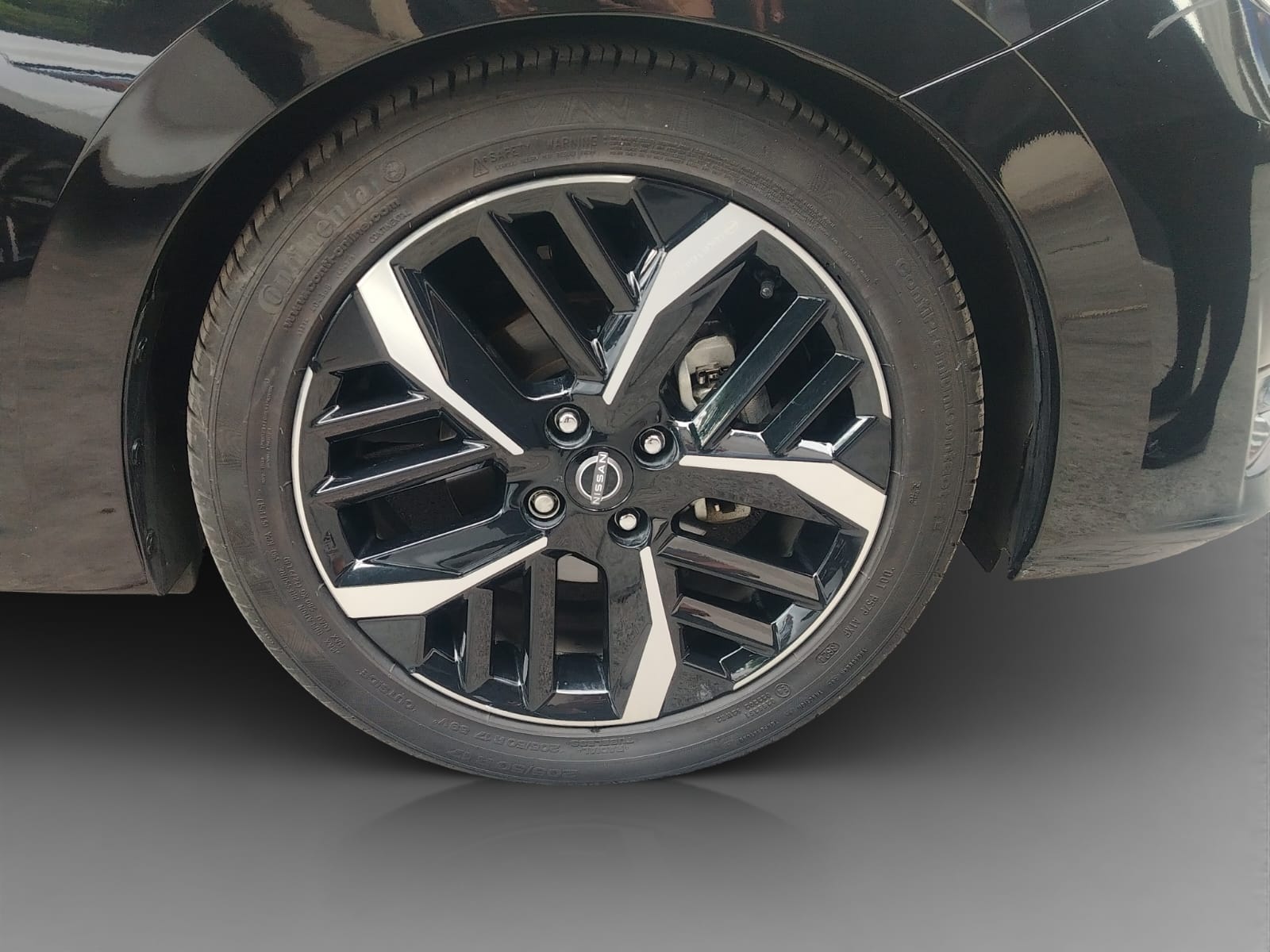 2024 Nissan VERSA 4P SR L41.6 AUT