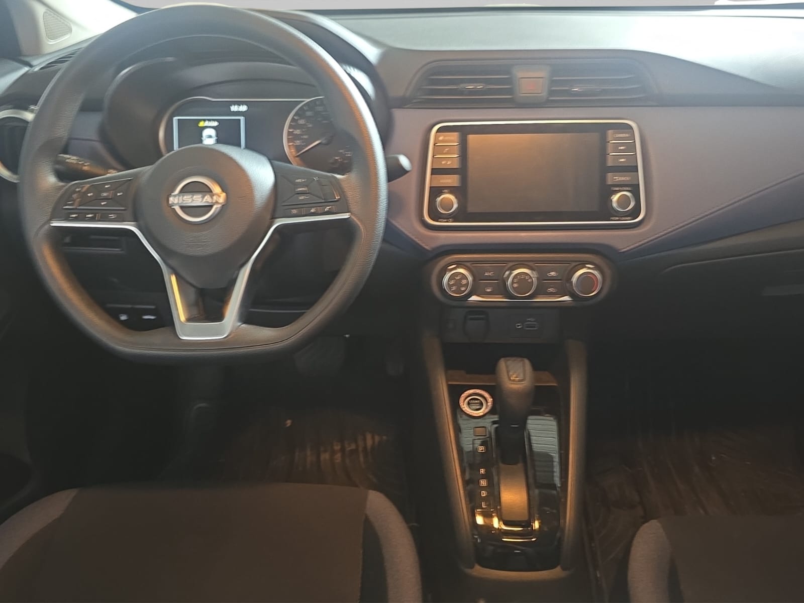 2024 Nissan VERSA 4P ADVANCE L41.6 AUT