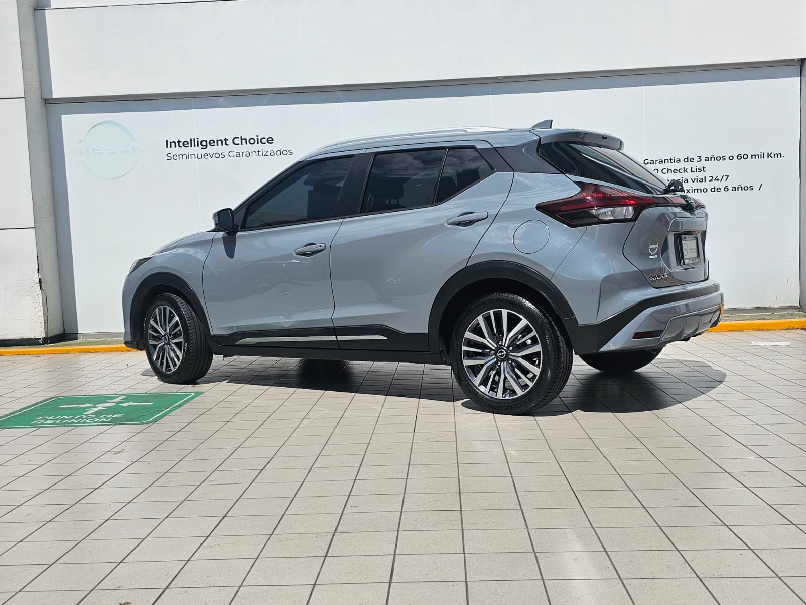 2022 Nissan KICKS 5 PTS PLATINUM 16L TA AAC AUT PIEL GPS RA-18