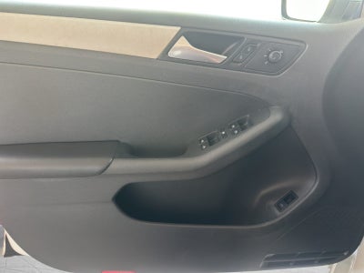 2018 Volkswagen JETTA 4 PTS TRENDLINE TA RA-16