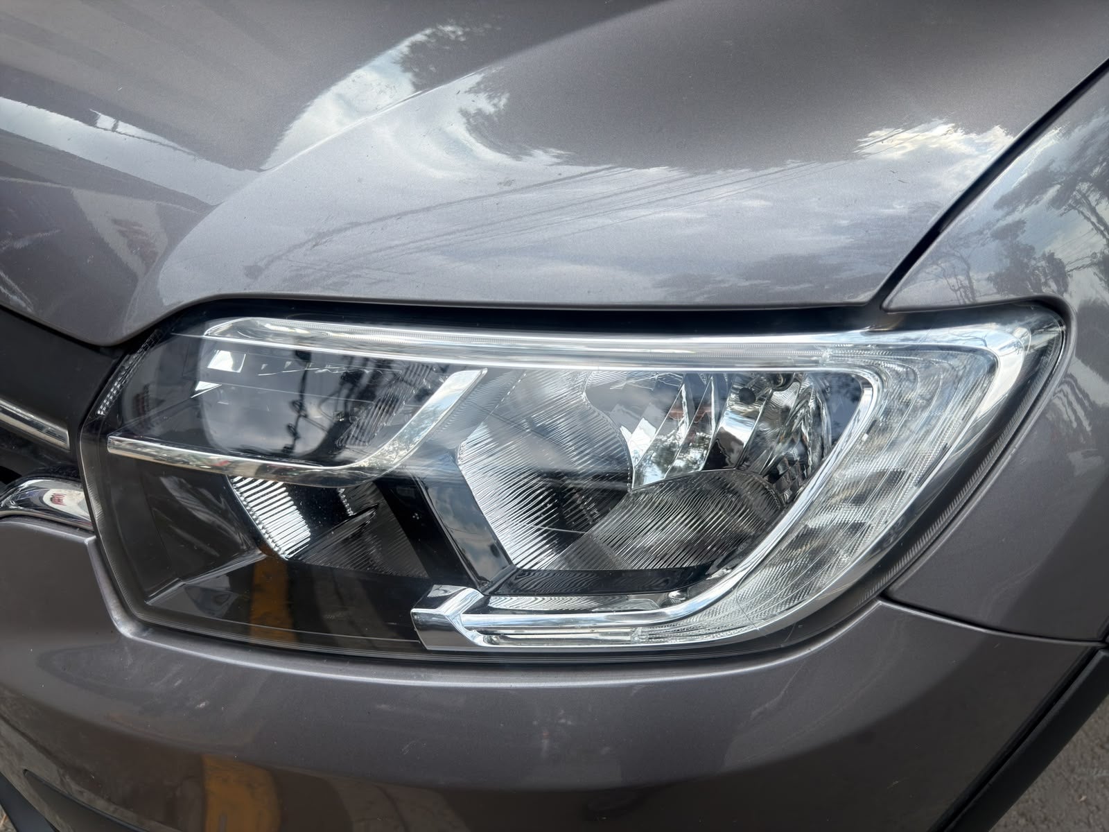 2023 RENAULT LOGAN 4 PTS INTENS 16L TA RA-16