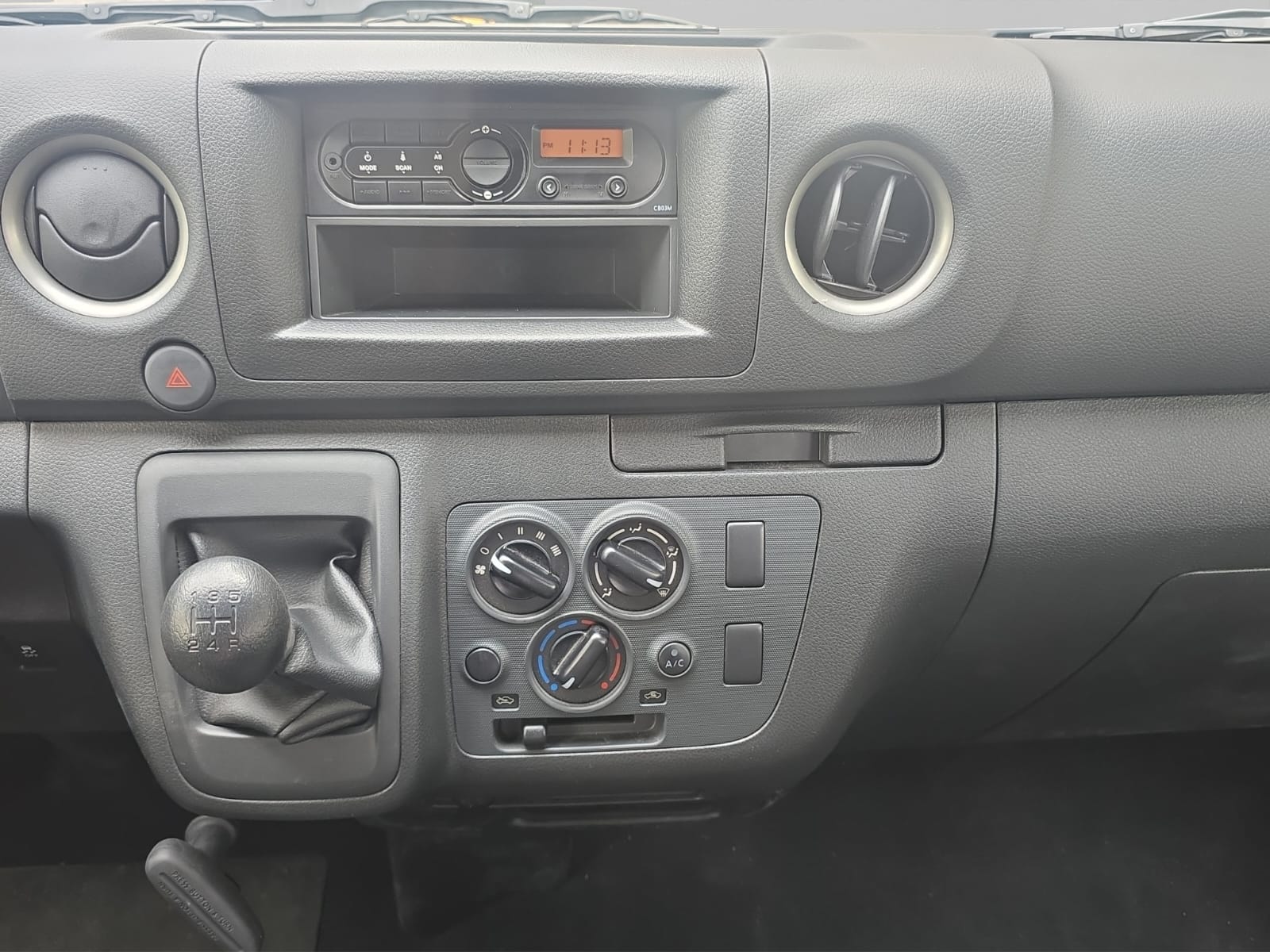 2024 Nissan URVAN 4P AMPLIA L42.5 MAN