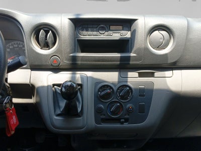 2022 Nissan URVAN 4 PTS AMPLIA VENTANAS TM5