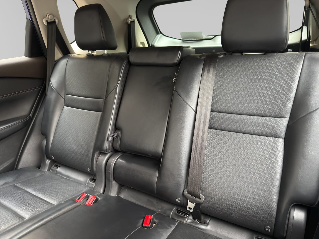 2023 Nissan X-TRAIL PLATINUM 2 FILAS