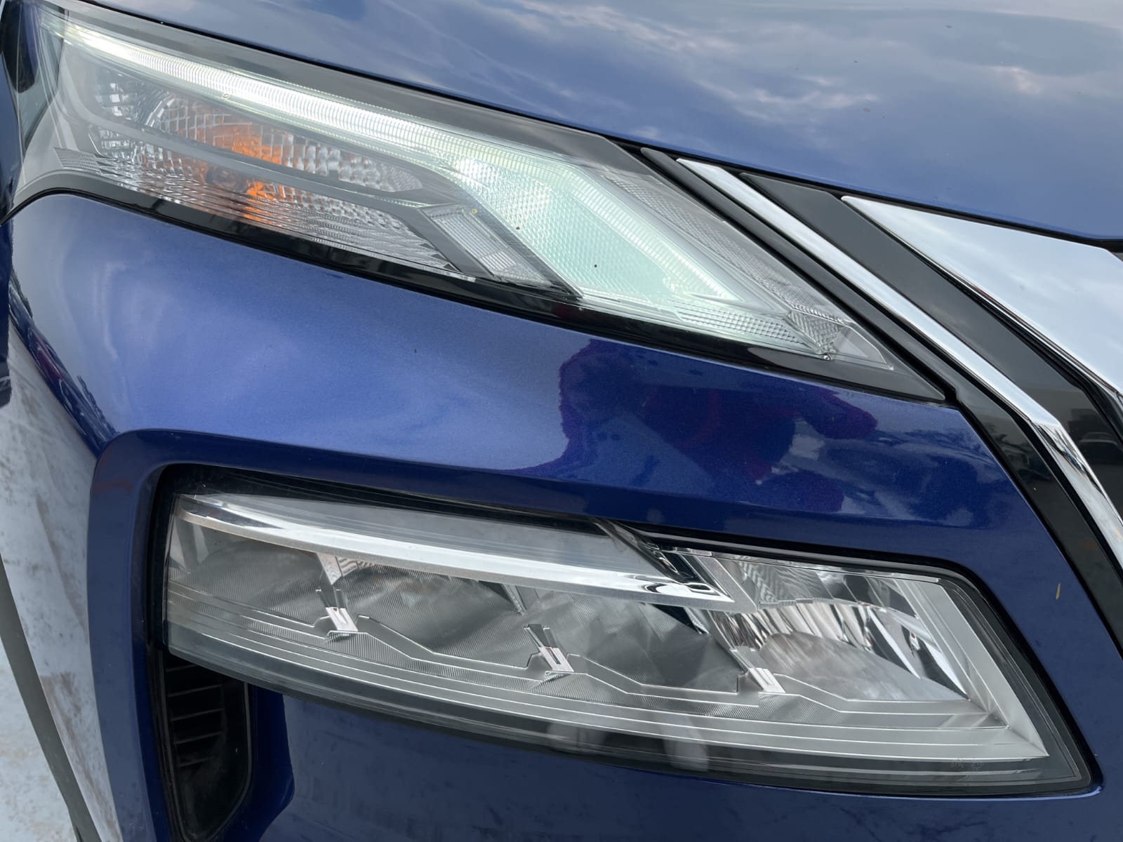 2023 Nissan X-TRAIL PLATINUM 2 FILAS