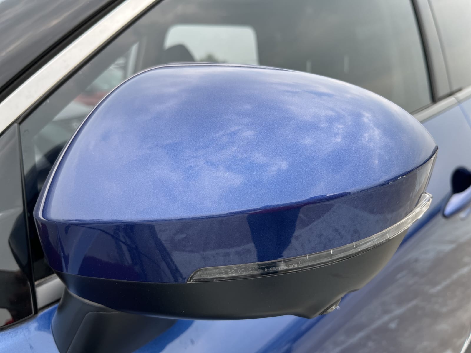 2023 Nissan X-TRAIL PLATINUM 2 FILAS