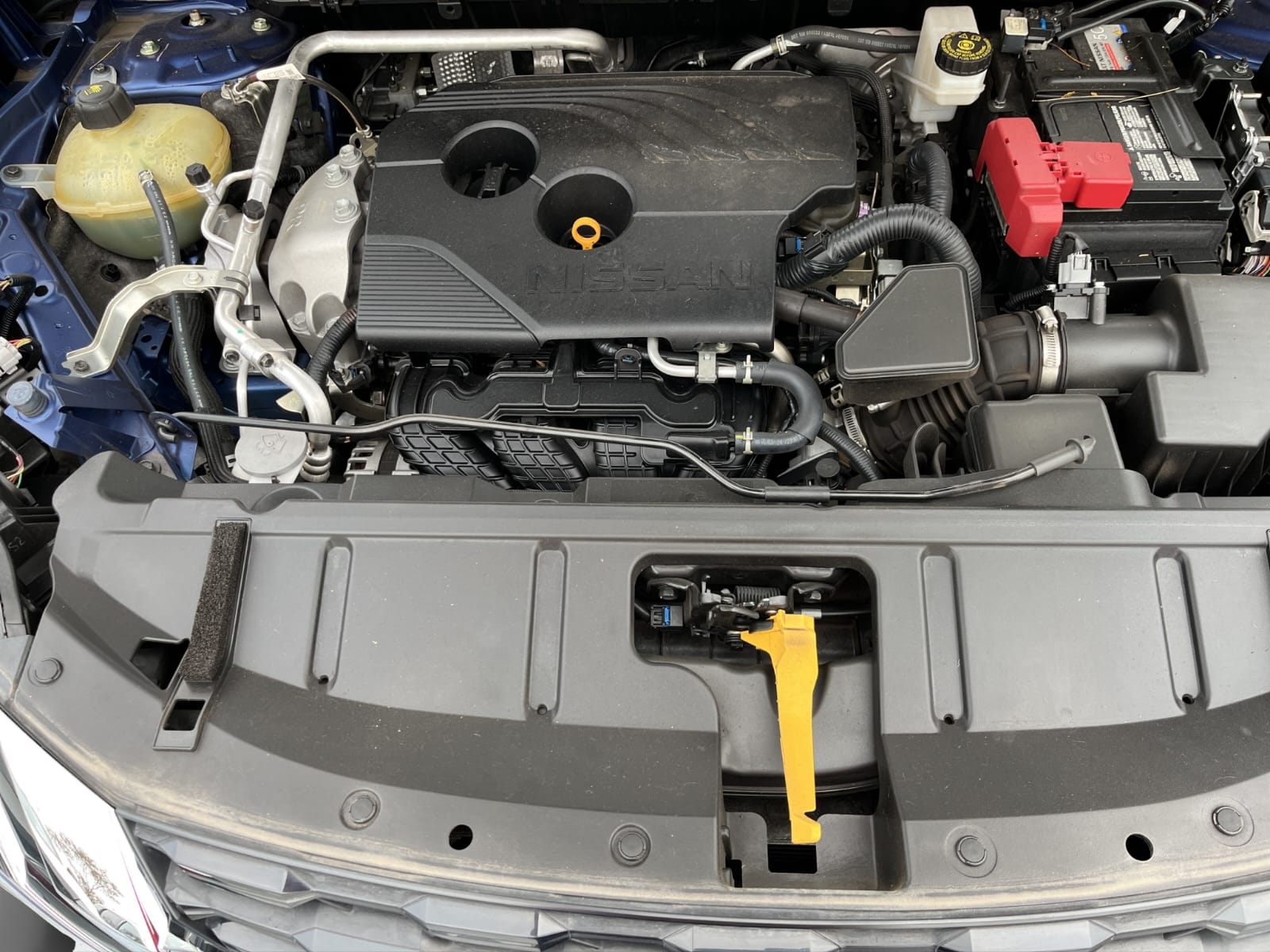 2023 Nissan X-TRAIL PLATINUM 2 FILAS