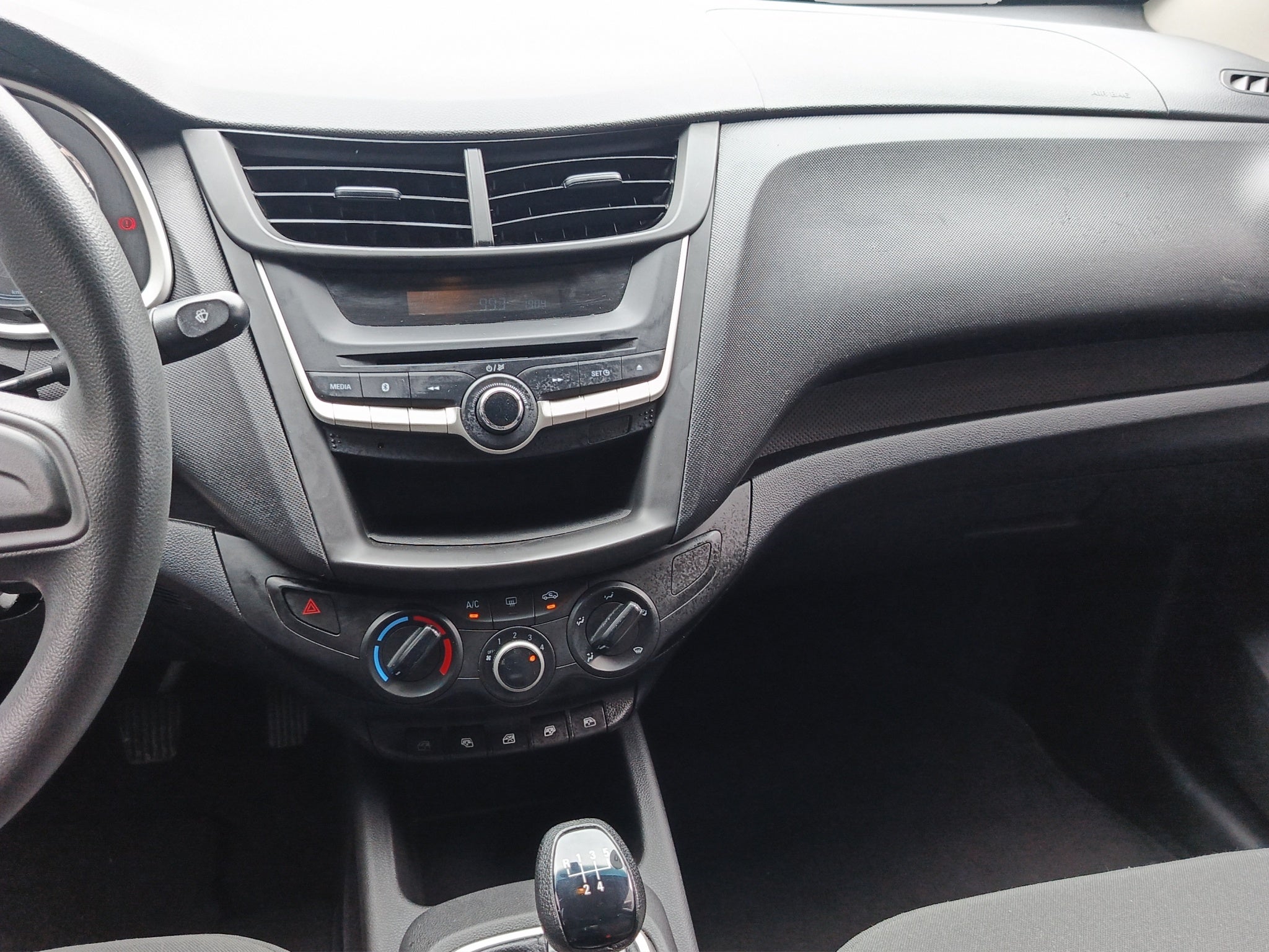2020 Chevrolet AVEO 4 PTS LS TA AAC R-14