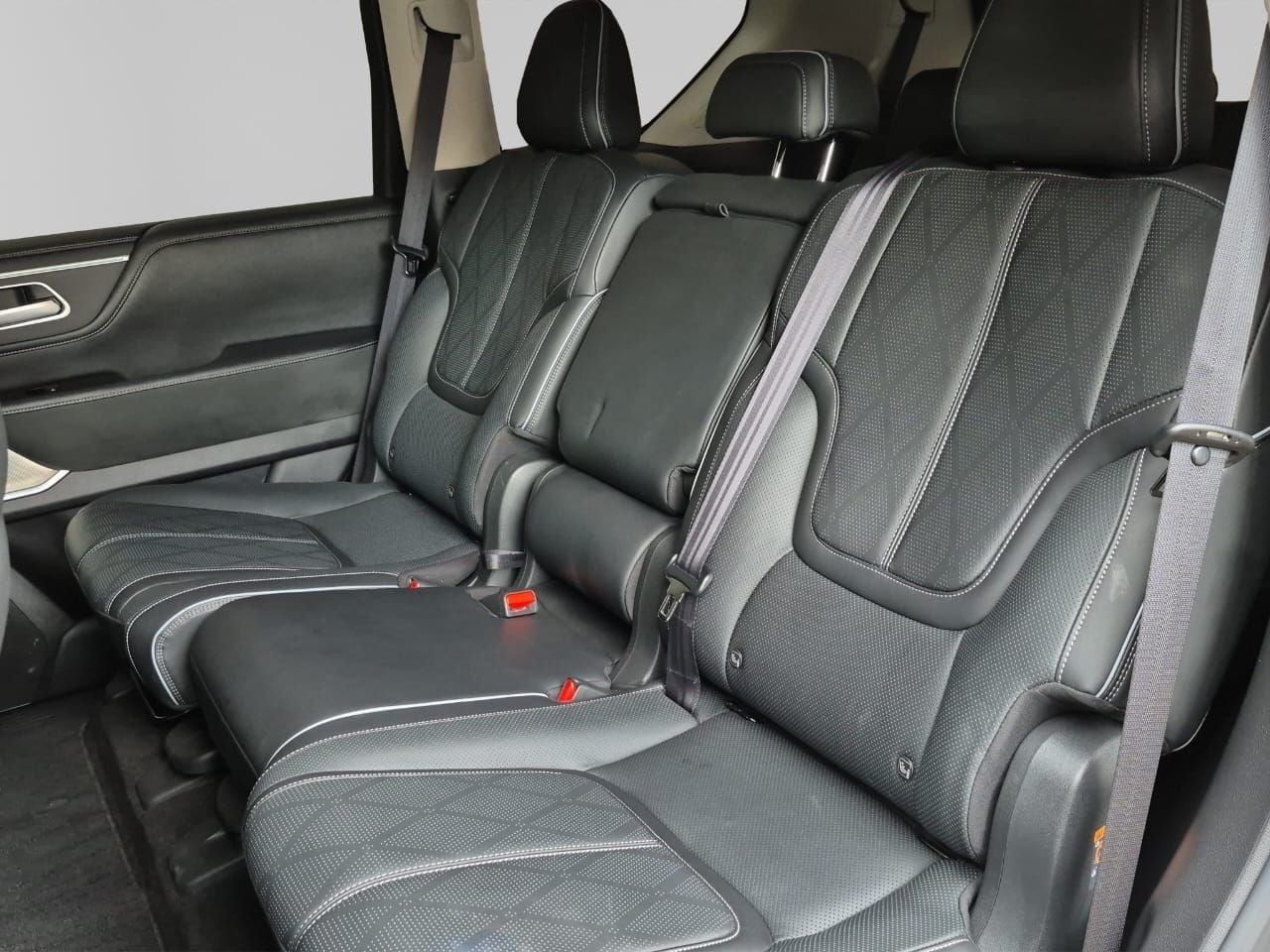 2025 INFINITI QX80 3.5 Sensory 8 pasajeros At