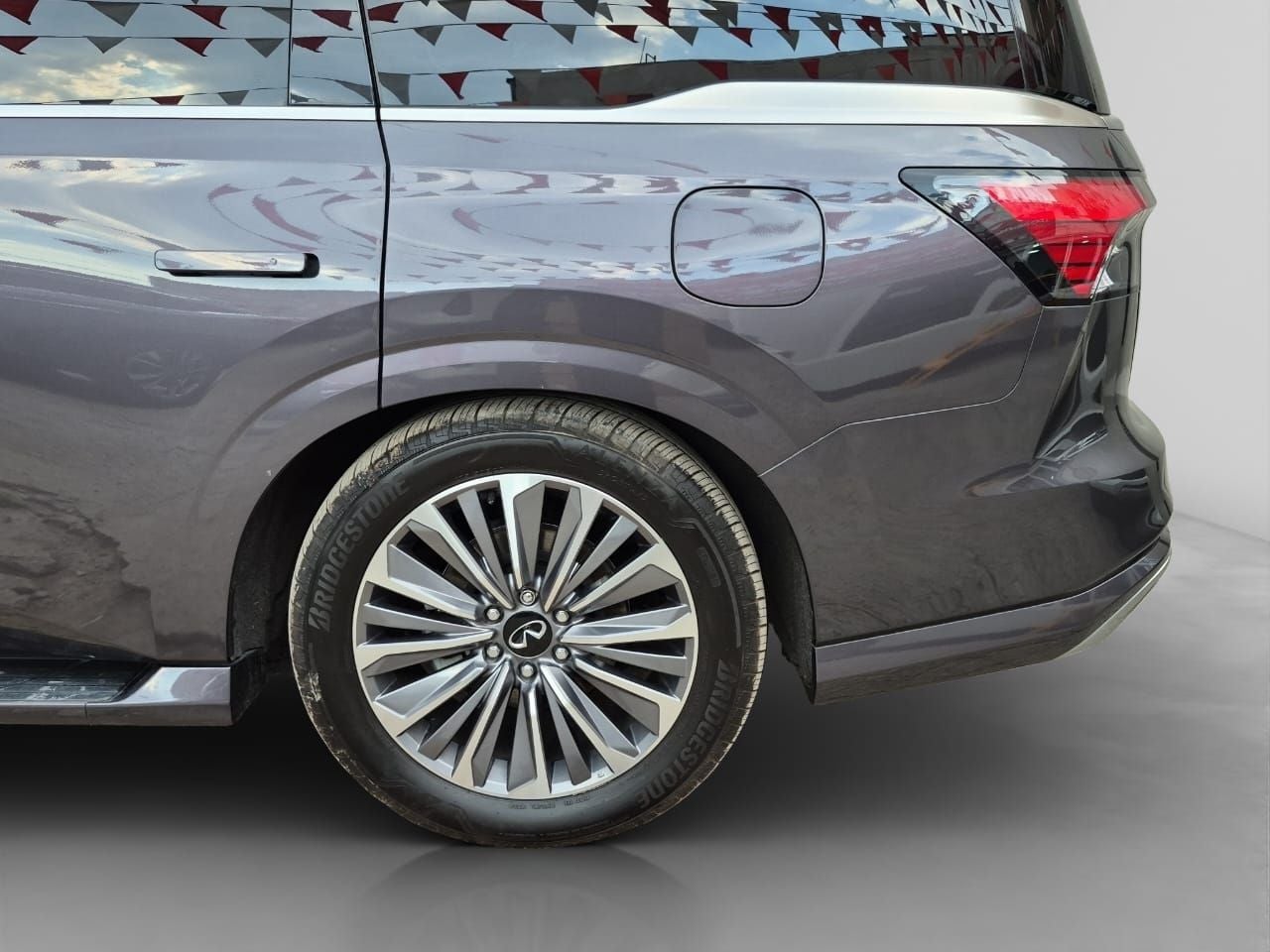 2025 INFINITI QX80 3.5 Sensory 8 pasajeros At