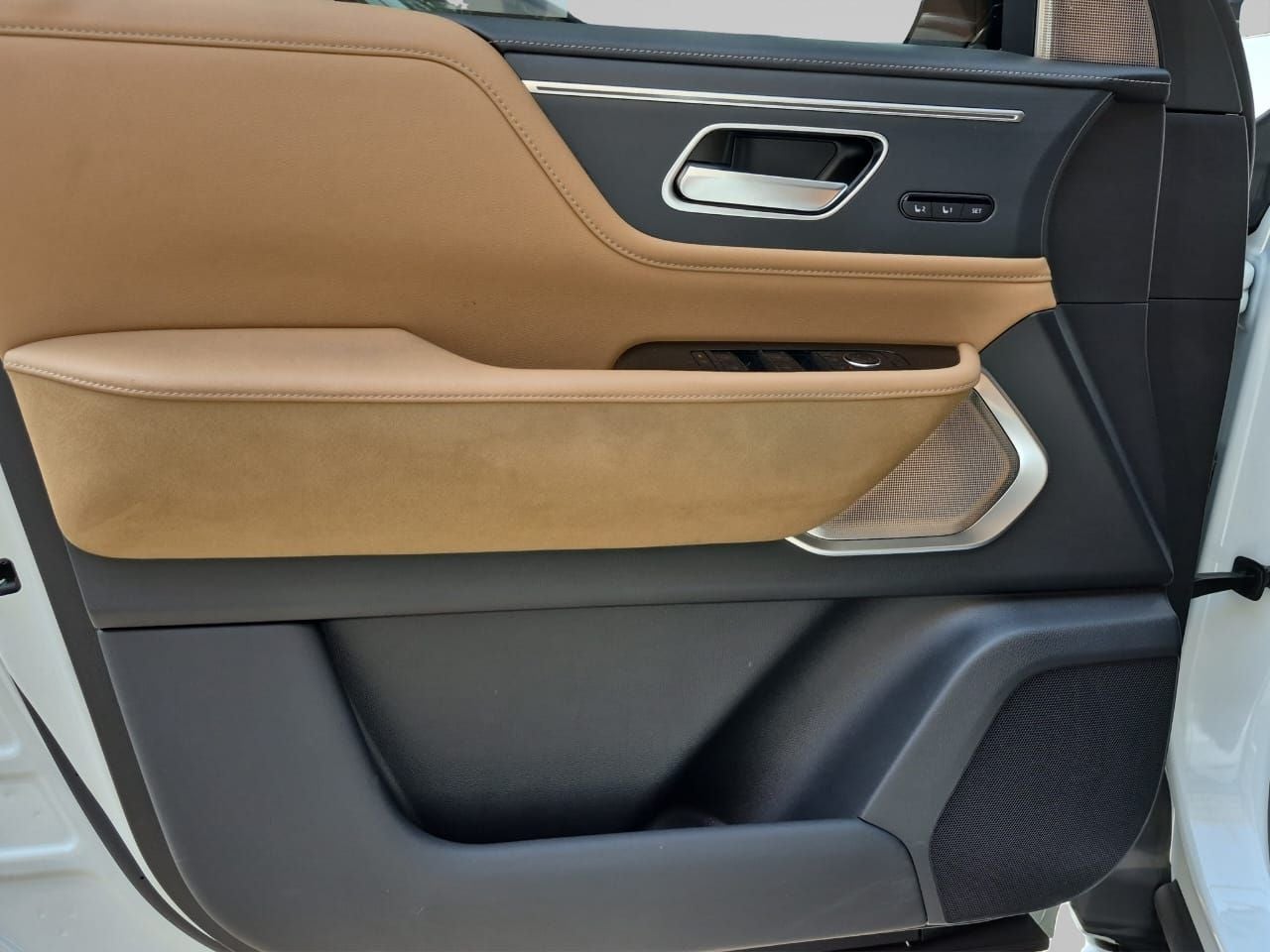 2025 INFINITI QX80 3.5 Sensory 8 pasajeros At