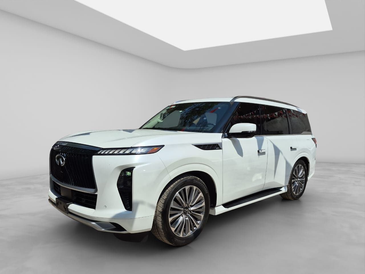 2025 INFINITI QX80 3.5 Sensory 8 pasajeros At