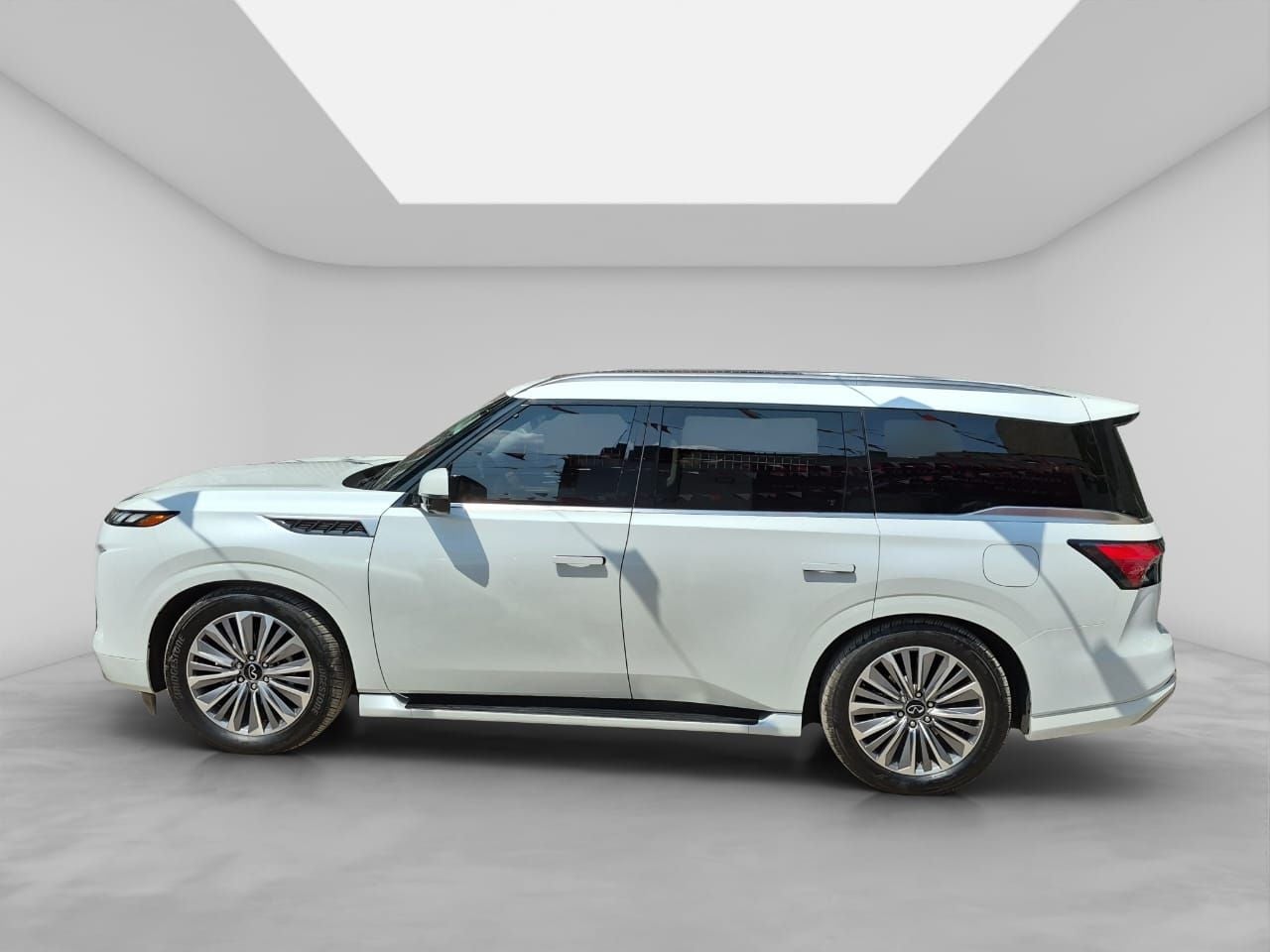 2025 INFINITI QX80 3.5 Sensory 8 pasajeros At