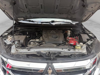 2020 Mitsubishi L200 2.4 Glx Cabina Doble 4x4 Diesel Mt
