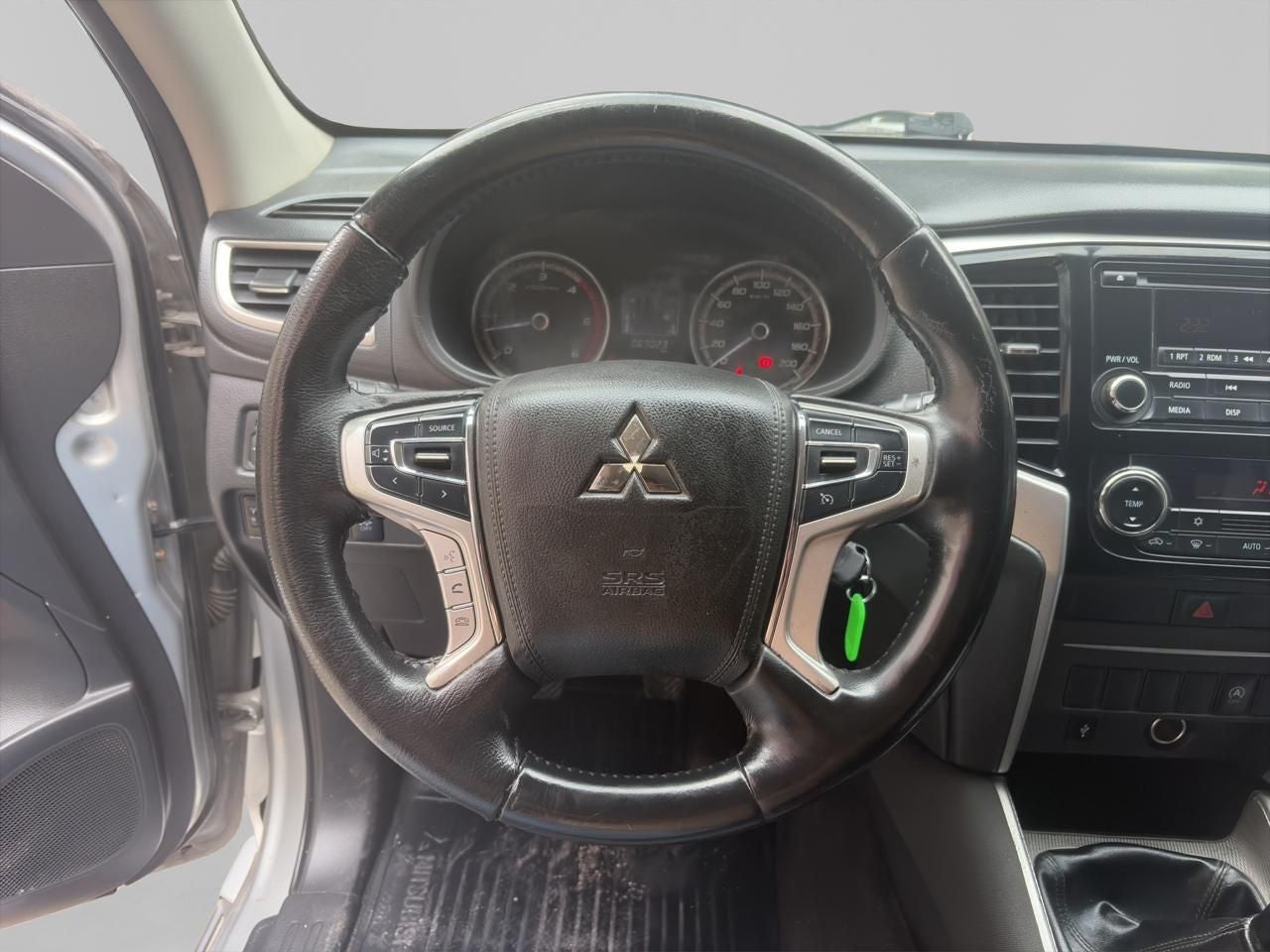 2020 Mitsubishi L200 2.4 Glx Cabina Doble 4x4 Diesel Mt