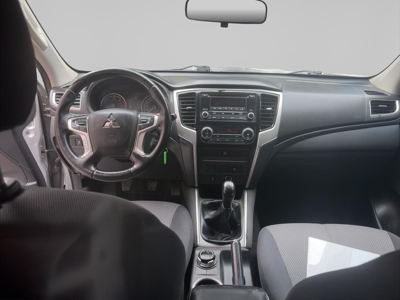 2020 Mitsubishi L200 2.4 Glx Cabina Doble 4x4 Diesel Mt