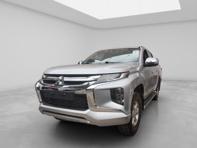 2020 Mitsubishi L200 2.4 Glx Cabina Doble 4x4 Diesel Mt