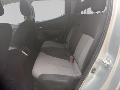 2020 Mitsubishi L200 2.4 Glx Cabina Doble 4x4 Diesel Mt