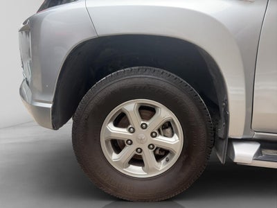 2020 Mitsubishi L200 2.4 Glx Cabina Doble 4x4 Diesel Mt