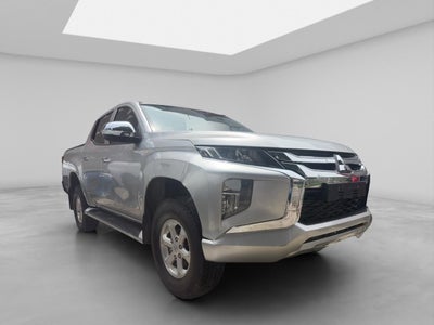 2020 Mitsubishi L200 2.4 Glx Cabina Doble 4x4 Diesel Mt