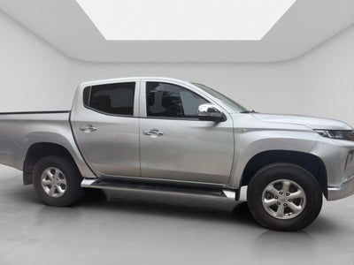 2020 Mitsubishi L200 2.4 Glx Cabina Doble 4x4 Diesel Mt